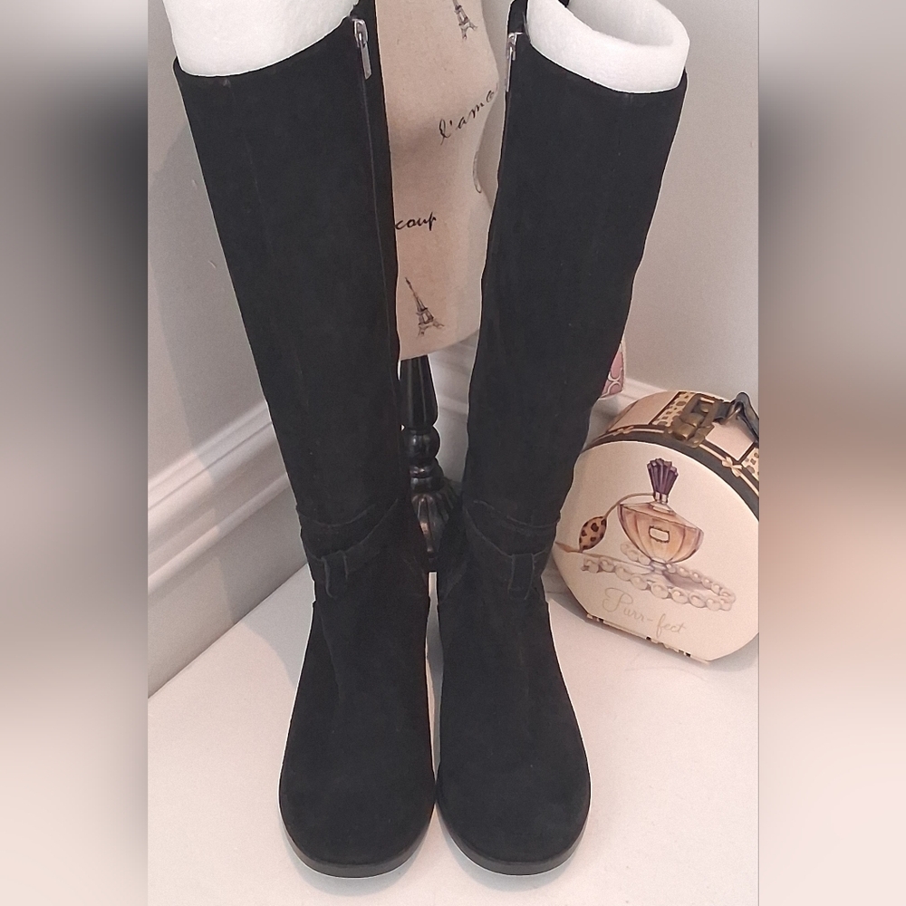 Koolaburra Tall Black Suede Heeled Boots Like New Sz 8.5M - Picture 5 of 9